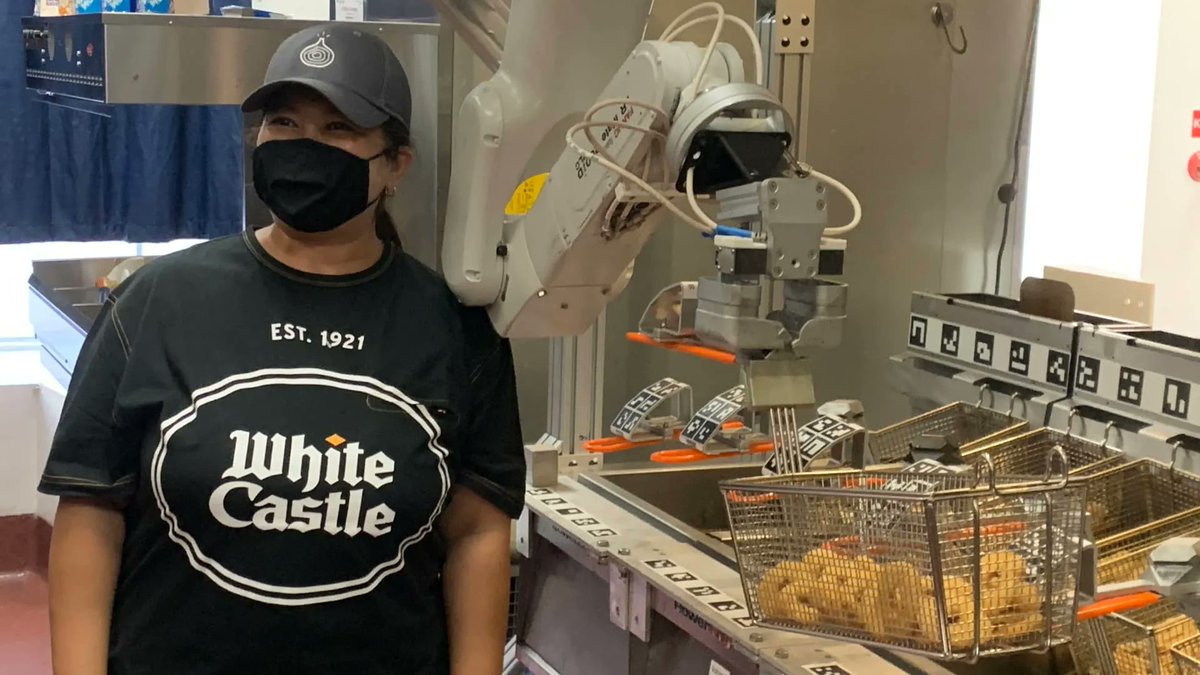 RyanBellGuide's tweet photo. #Chipotle, #WingZone, and #WhiteCastle are just some of the #restaurant chains investing in #robotics.
#Robot cooks are rapidly making their way into restaurant #kitchens https://t.co/pwXcuPXgIO https://t.co/86xlVJqkbE