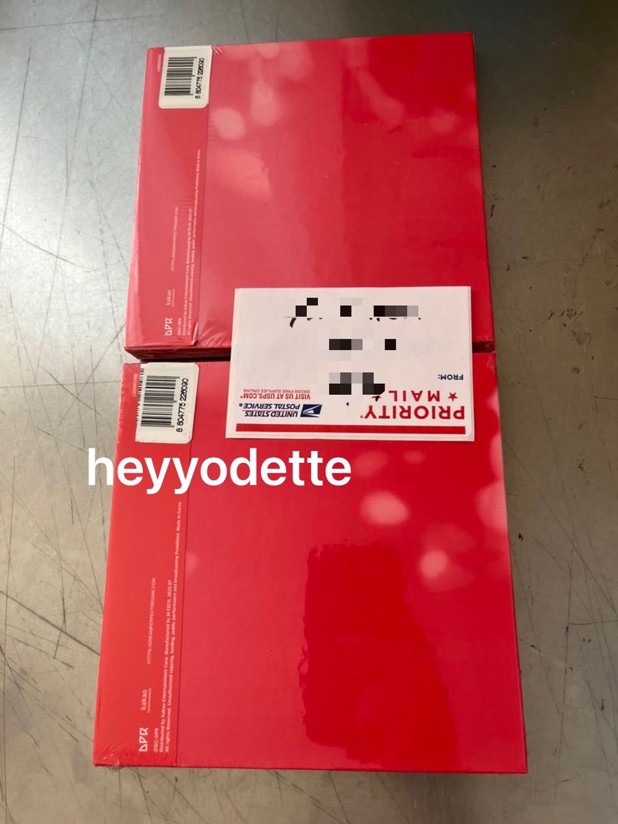 heyyodette's tweet photo. อีก 10บั้มก็ถึงแล้วนะคะ 🥺 ส่งกลับไทยพร้อมกันทั้งหมดเลยค่า📕💥 #odetteupdate https://t.co/oXSBqmNM0z