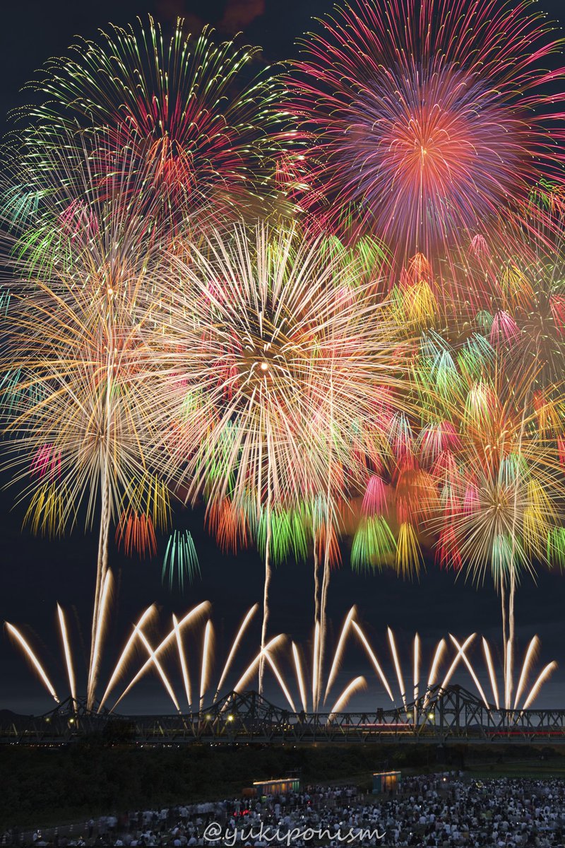 yukiponism's tweet photo. 迫力に圧倒された花火大会でした🎇
来年もよろしくお願いします✨
#長岡花火 #長岡 #長岡まつり大花火大会2022 #長岡花火大会2022 https://t.co/mLD8kDtvBB