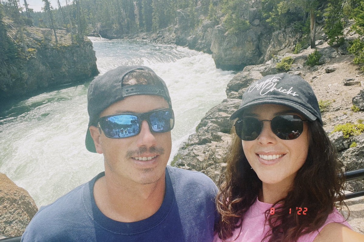 Gm - this Crypto Chick touched way more than just grass these past two weeks 🏔🌞