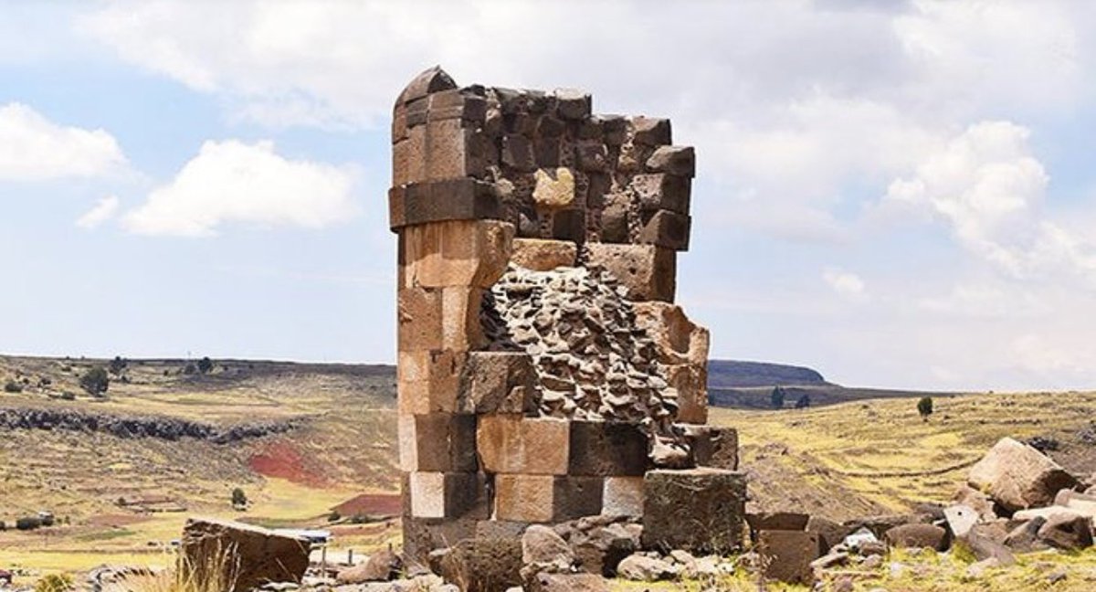 Third_Eye_Seeks's tweet photo. 👀💭 #Sillustani is a pre-Inca cemetery on the shores of Lake Umayo in Peru. The #tombs, which are built above ground in tower-like structures called #chullpas, are the vestiges of the #Qulla people, who are Aymara conquered by the #Inca Empire 15th century. #Archaeology #Ancient https://t.co/DxpQ0Uoepm
