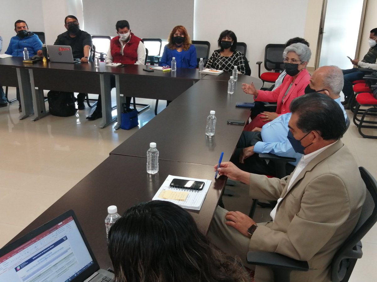 BasicaSEPH's tweet photo. En seguimiento a la instrucción del secretario @atilanorp, la subsecretaria @RamirezAnalco se reúne con la #DGEB para continuar con los trabajos de articulación que en materia educativa y de salud social se realizan en la entidad, previo al inicio del ciclo escolar. https://t.co/ckHjHMT5GO
