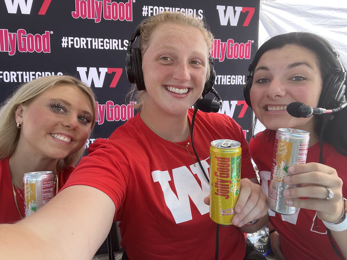 PaytnMonticelli's tweet photo. Enjoying our @JollyGoodSoda on this beautiful day at the @ShowtimeSports1 Midwest Fast pitch showcase!!
❤️
—
@w7_productions @_avasander @sarahnasiff https://t.co/J85JmWuOsS