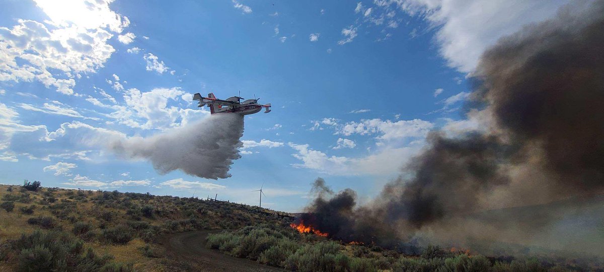CWAFireInfo's tweet photo. #VantageHighwayFire update and incident website: https://t.co/KVhhngvpGJ https://t.co/mvKWftlogu