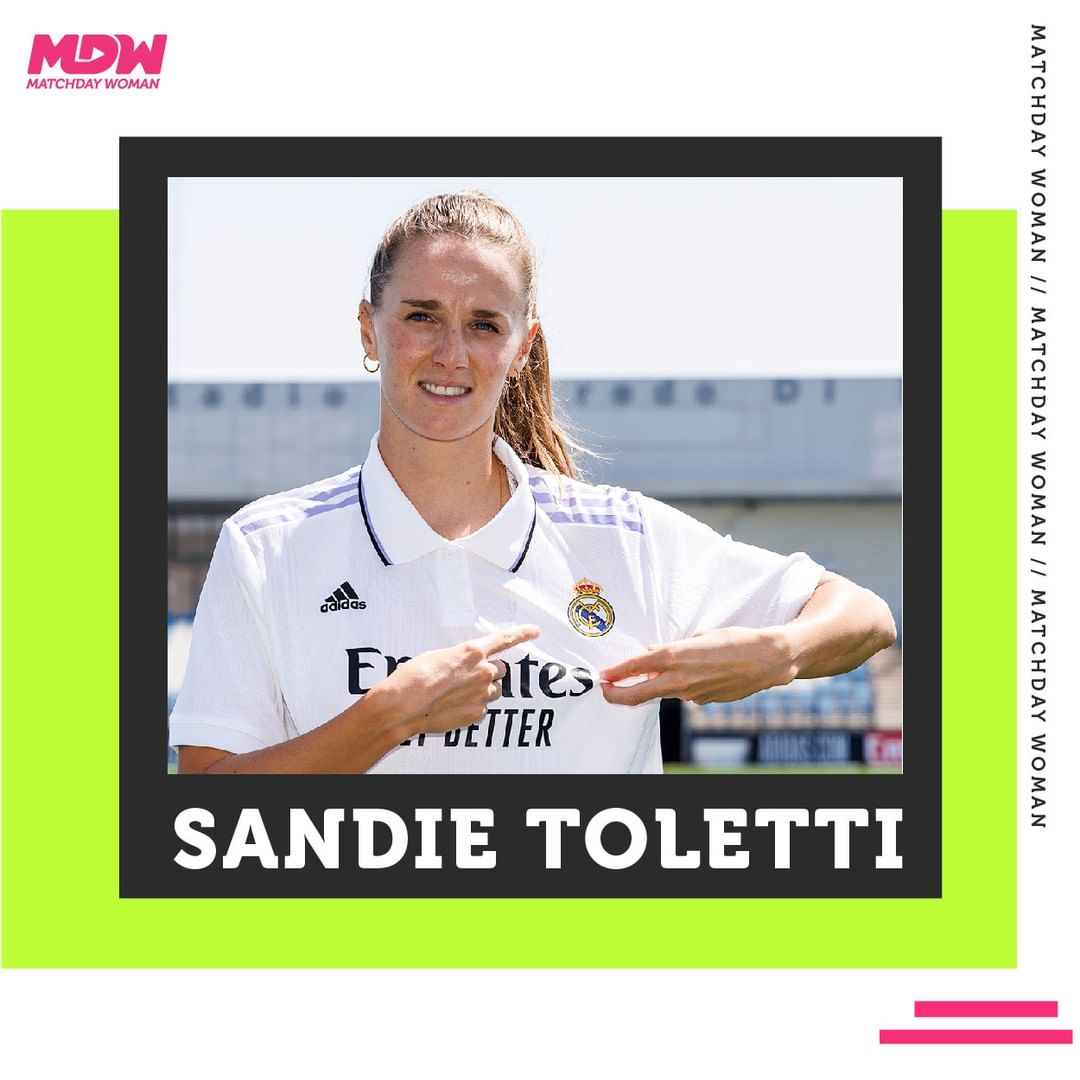 MatchdayWoman's tweet photo. ✍️🤍¡EL REAL PRESENTA A TOLETTI!🇫🇷
Sandie Toletti fue presentada como nueva jugadora del Real Madrid. La centrocampista internacional de 27 años llega procedente del Levante, donde jugó las últimas temporadas.
#MatchdayWoman #Futfem⚡#WelcomeToletti ⚡#RealMadridFem #HalaMadrid https://t.co/zhcKy57Uhg