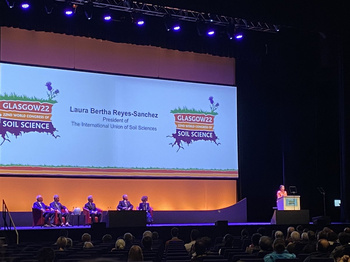@WorldSoils2022 #WCSS2022 @IUSS_ORG @theIUGS last session #soil international community. #soilinsociety Laura Reyes-Sanchez, President @IUSS_ORG #soilmatters @SEFARIscot @JamesHuttonInst @SRUC driven the society forward with diplomacy to grow stronger. #womeninsoilscience  🙂