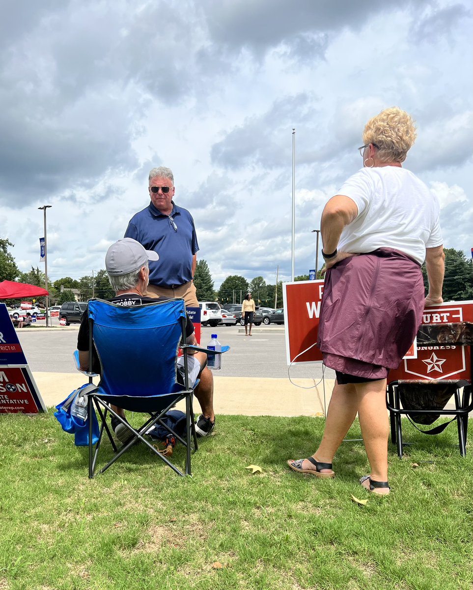KurtWinstead's tweet photo. Momentum at my home precinct of Grassland Middle School is booming! #KurtsCaravan #GoVoteTN #WINwithWinstead https://t.co/7xOB6RqjfG