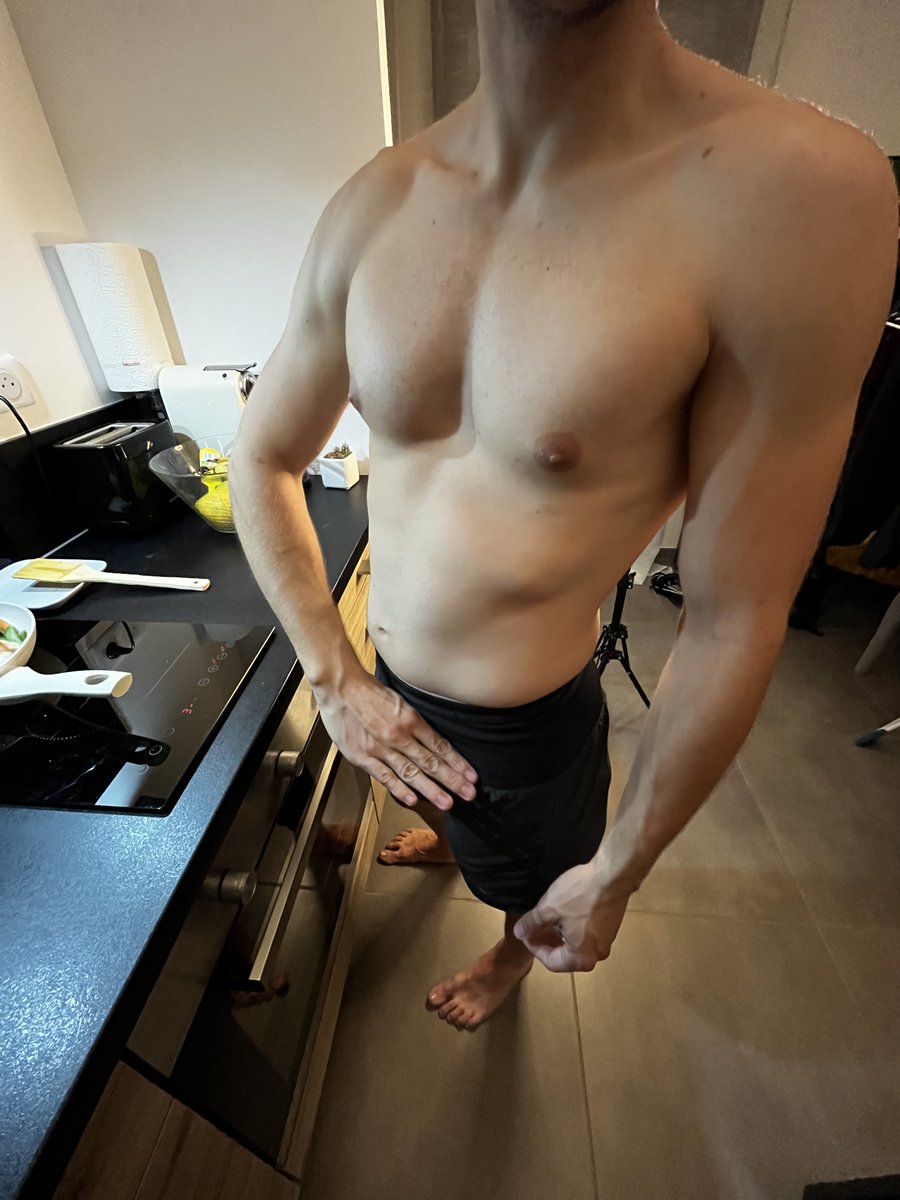 FrenchPeach2's tweet photo. Hello, follow my link for my new OnlyFans :) 
https://t.co/lDSPsXMxth 
#pieds #Feet #OF #FrenchPeach #FrenchOF #bubbleboy #bubblebumbutt https://t.co/EhcLCiaKHP