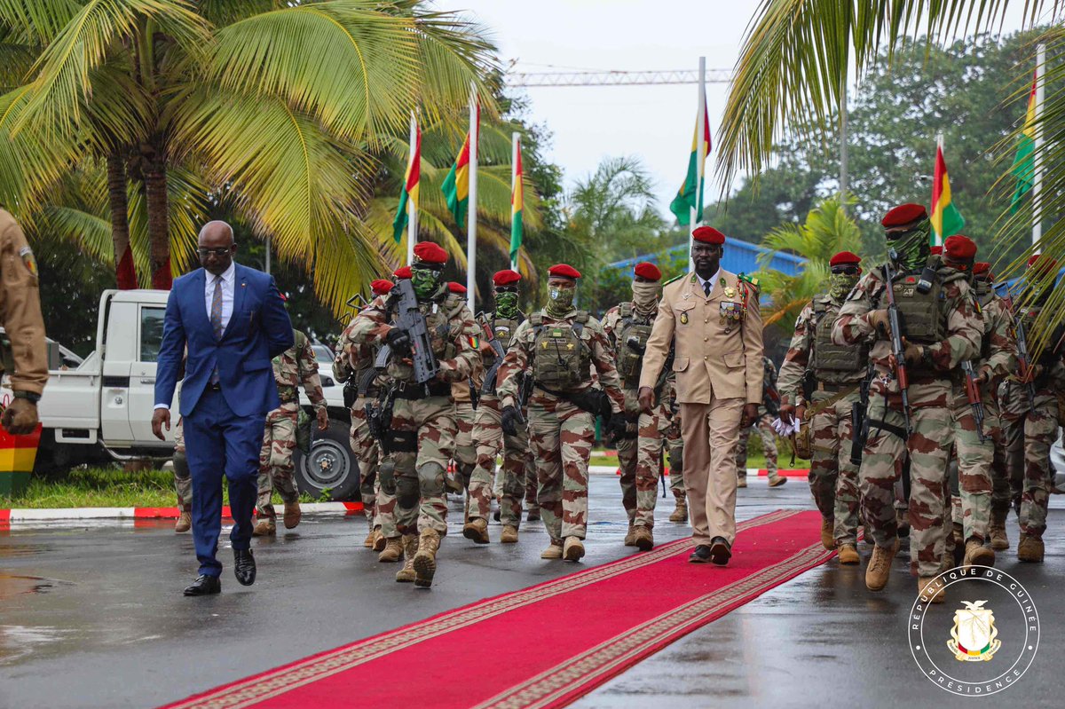 presidencegn's tweet photo. #ConseilDesMinistres

Le Conseil des Ministres de ce jeudi 04 août 2022 s’est tenu sous le signe du renforcement de l’axe de coopération guinéo-malienne sous la présidence de S.E Colonel Mamadi DOUMBOUYA 

#PresidenceGN #CDM #GuineeMali https://t.co/iqLXvqUcp2