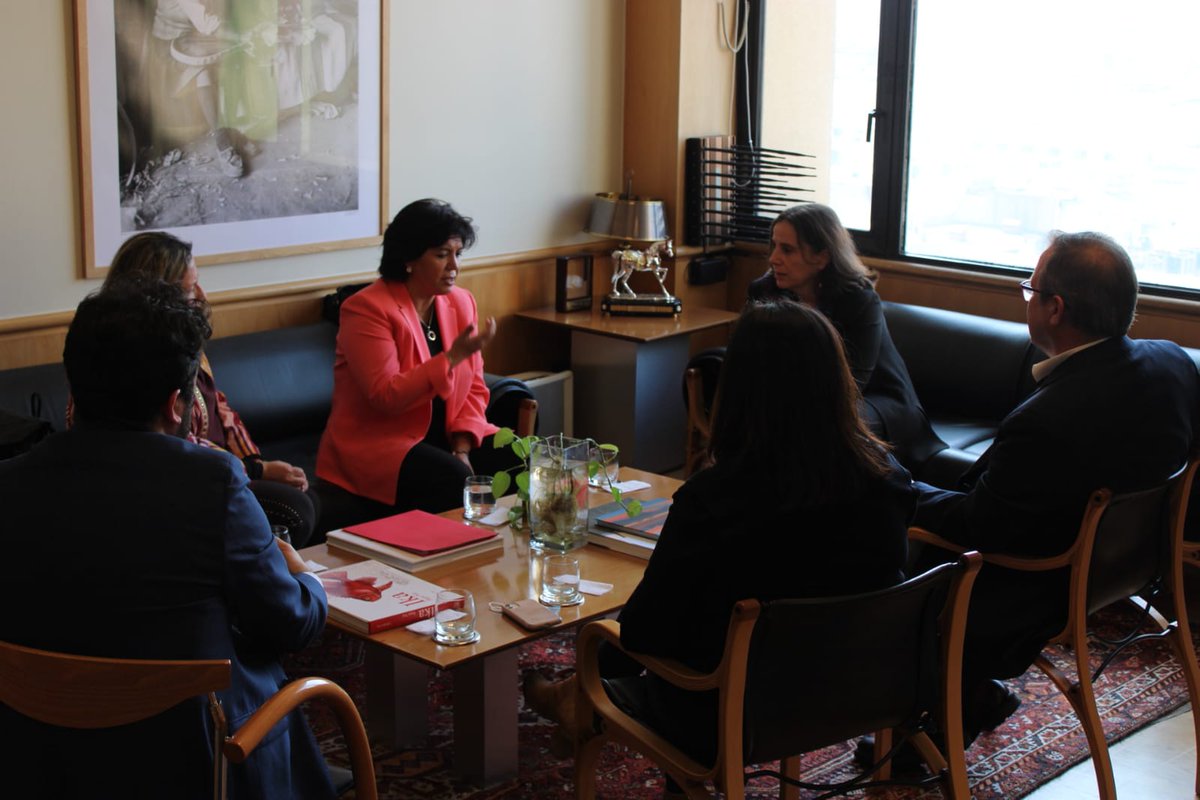 El Pdte Nacional, <a href="/FelipeDelpin/">Felipe Delpin</a>; la Vicepdta y Senadora <a href="/ProvosteYasna/">Yasna Provoste Campillay</a> y Secretaria  Nacional, <a href="/CeciliaValdes/">Cecilia Valdés León</a>  se reúnen con la Canciller @UrrejolaRREE para tratar el voto de los chilenos y chilenas en el extranjero para el Plebiscito de Salida y política exterior #AprueboParaTi