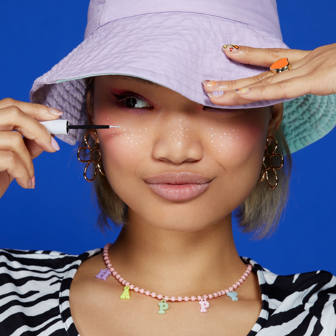 myLottieLondon's tweet photo. festival season is still boomingย ๐
โour freckle tint metallic adds instant glow, shine and festival vibes to your look and can be applied in seconds! ๐ธ
โ
โ#lottie #lottielondon #makeup #freckletintmetallic #freckletint https://t.co/KTxpPLZpyS