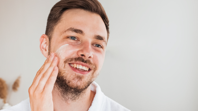 Hyaluronic acid does much more than merely boost the skin's moisture levels.

In fact, it may be one of the most crucial skin care products out there:
…fordermatologyandlaserskinsurgery.com/skin-care/hyal…