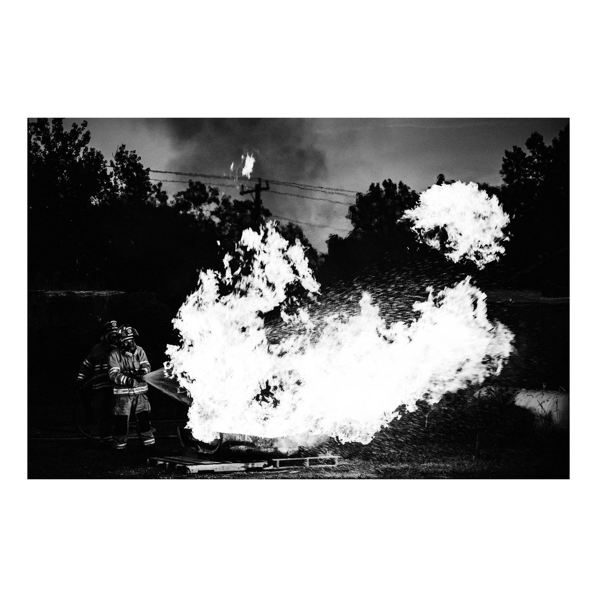 fslash12's tweet photo. Snapped a few action shots while at work last night.
Color version on my website
#firerein #fujifilmxt3 #fujifilm #firefighter #blackandwhitephotography #quintewestfiredepartment #quintewest https://t.co/6skZzEPN5B