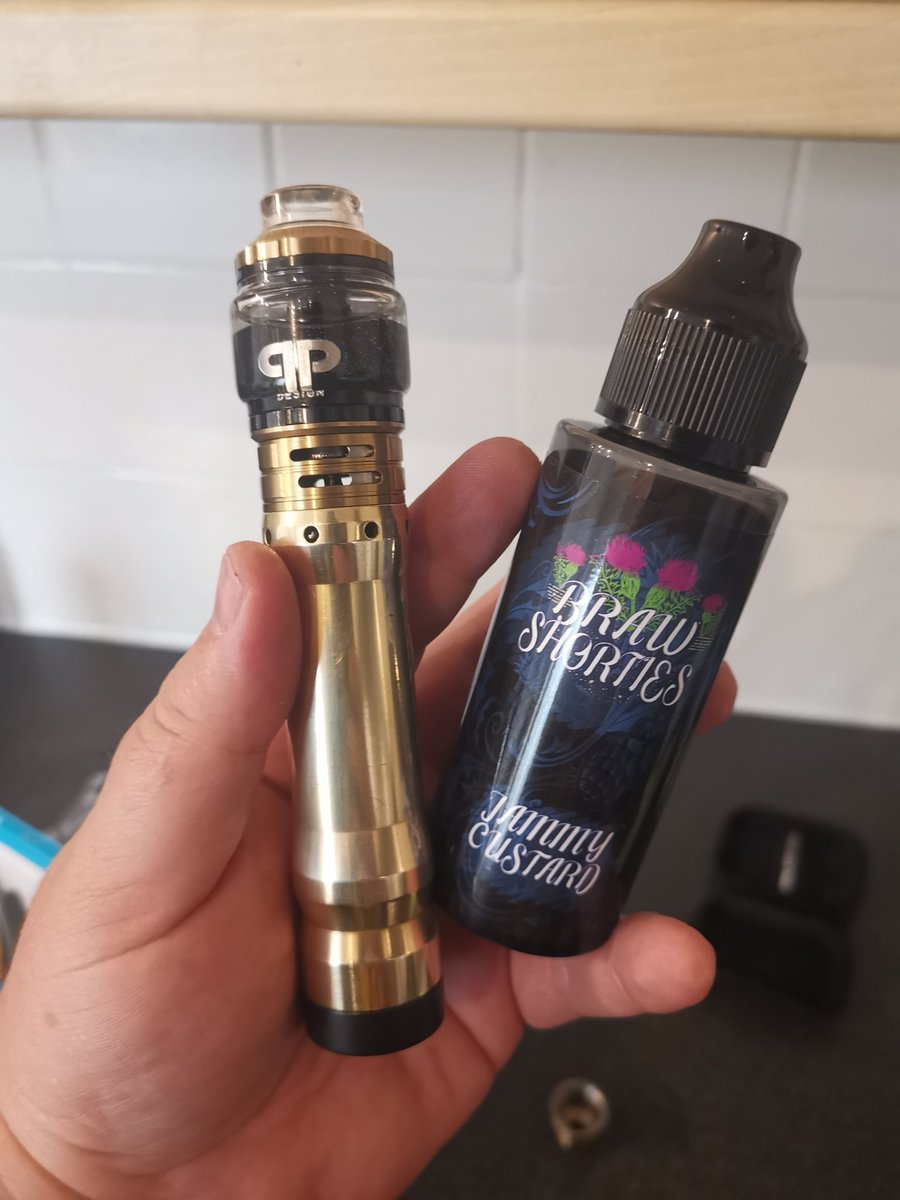 Kennedy and braw&amp;blasda jammy custard, a match made in heaven 😉
342 over at vaporony while stock lasts 🤘💨💨🖤