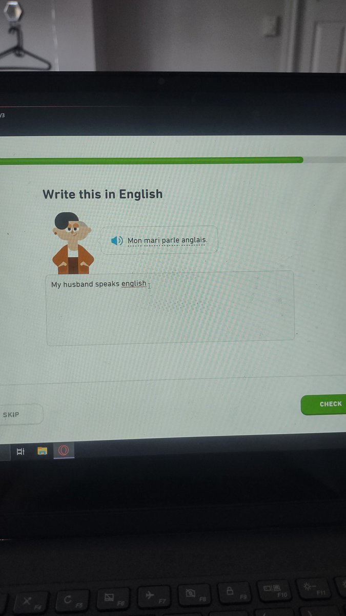 Duolingo forcing me to says things that aren't true🥶