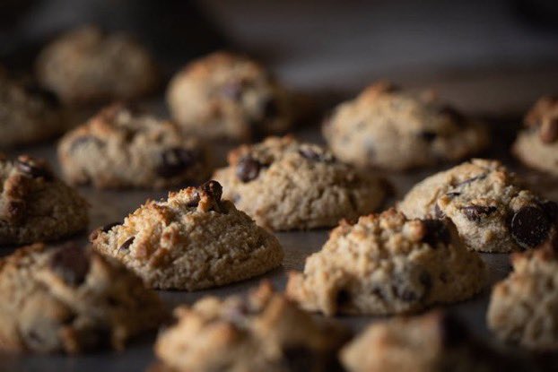 Sparky_Fire_Dog's tweet photo. If youโre planning on baking for #NationalCookieDay today, be sure to check the cookies regularly, remain in the kitchen while food is cooking, and use a timer. For more #safetyinthekitchen tips: https://t.co/HnPXJKvEJj https://t.co/Pyd69ZjeYK