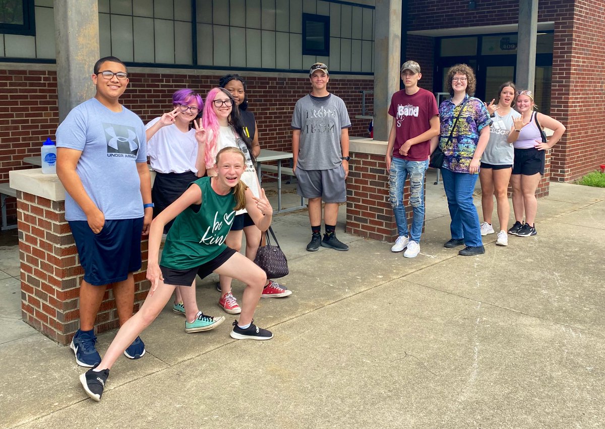 RHSMaroons's tweet photo. Band Camp 2022!!! Taking a break for some lunch!!! Keep up the GREAT work!!! #MAROONSonaMission #VVBA https://t.co/2HzBSt93QM