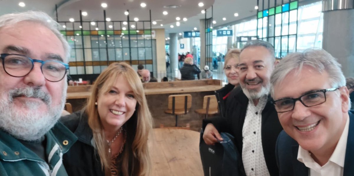 En Buenos Aires me encontré volviendo a Córdoba, al intendente <a href="/MartinLlaryora/">Martín Llaryora</a> y <a href="/Ale_Torres60/">Alejandra Torres</a> Quien me comentó sobre su viaje a Montevideo donde se reunió con autoridades locales rumbo a Mercociudades 2022.