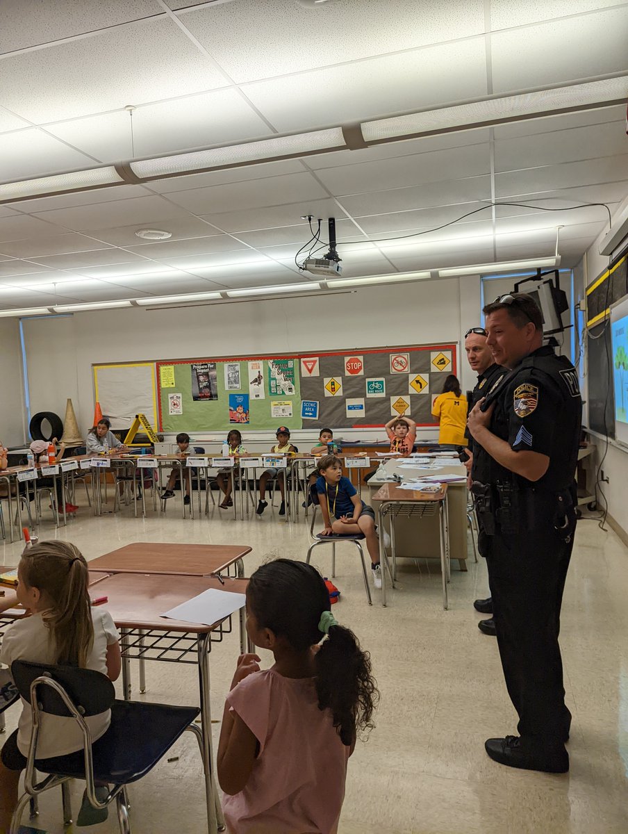 SamanthaArmMSD's tweet photo. #MSDSummerStyle learned how the Muhlenberg Township Police department helps us stay safe. @YocumArts taught us about how we can express ourselves through art, music, theater, and summer camps! We are so lucky to have you both in our community! @cathy_shappell @AlFutrick @muhlsd https://t.co/PZBHbK0yde