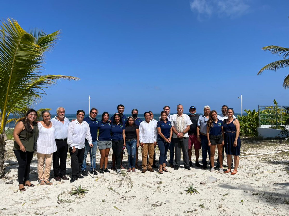 HRI was present to celebrate the 60th anniversary of Inapesca in the company of its senior managers. The king crabs, products of the herbivory restoration project received particular attention from the distinguished guests!🦀💦