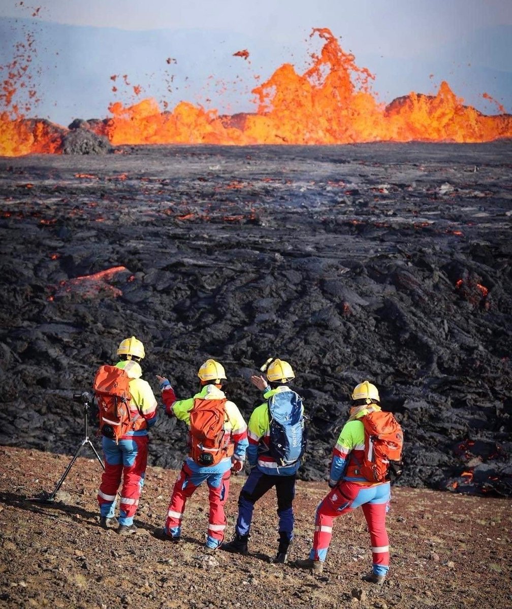 The best way to visit the volcano site… safetravel.is/t/what-is-the-… #safetraveliceland #volcano #staysafe #notawalkinthepark