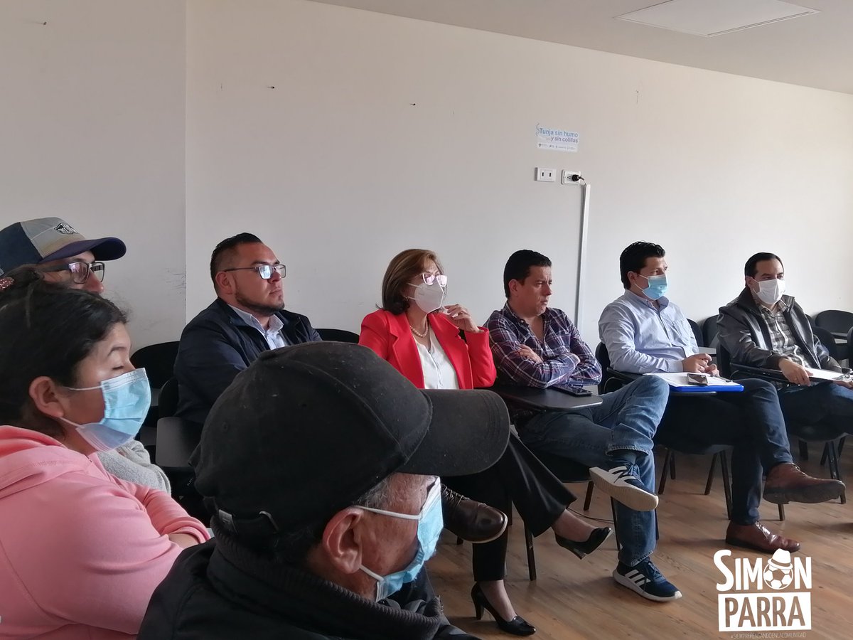 Conc_simonparra's tweet photo. En reunión con la secretaria de protección social Dra Lucy Rodríguez, secretario de gobierno Dr Vicente Anibal Ojeda, secretaria de desarrollo , Invima, propietarios y funcionarios del frigorífico de la ciudad de sogamoso y comerciantes del gremio de carnes de la ciudad de Tunja, https://t.co/Vcgwt7JePD