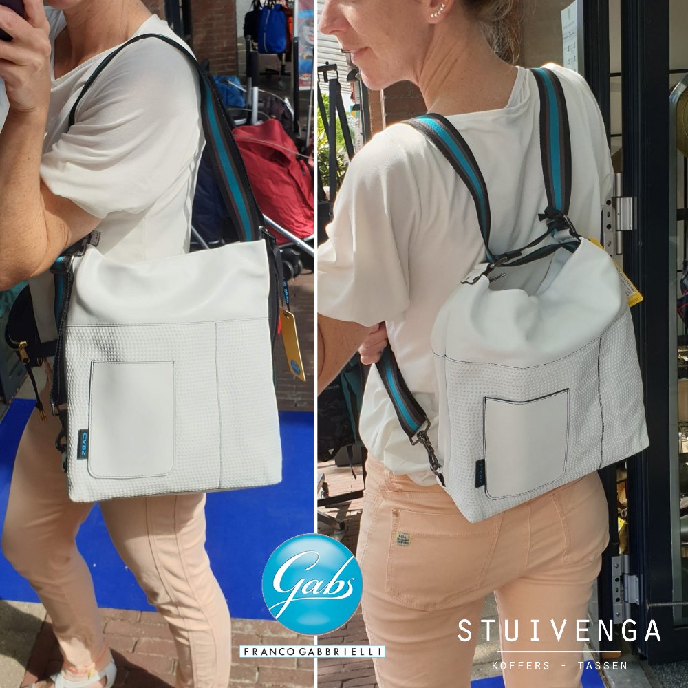 Mijn persoonlijke favoriet: deze witte Gabs rugzak en schoudertas in één 🤍 Bekijk deze en meer Gabs op sldw.nl/gabs
.
.
#Gabs #Clarissa #rugzak #rugtas #wit #wittetas #lerentas #italiaans #tas #tassen #Stuivenga #Delft #webshop #winkel #handig