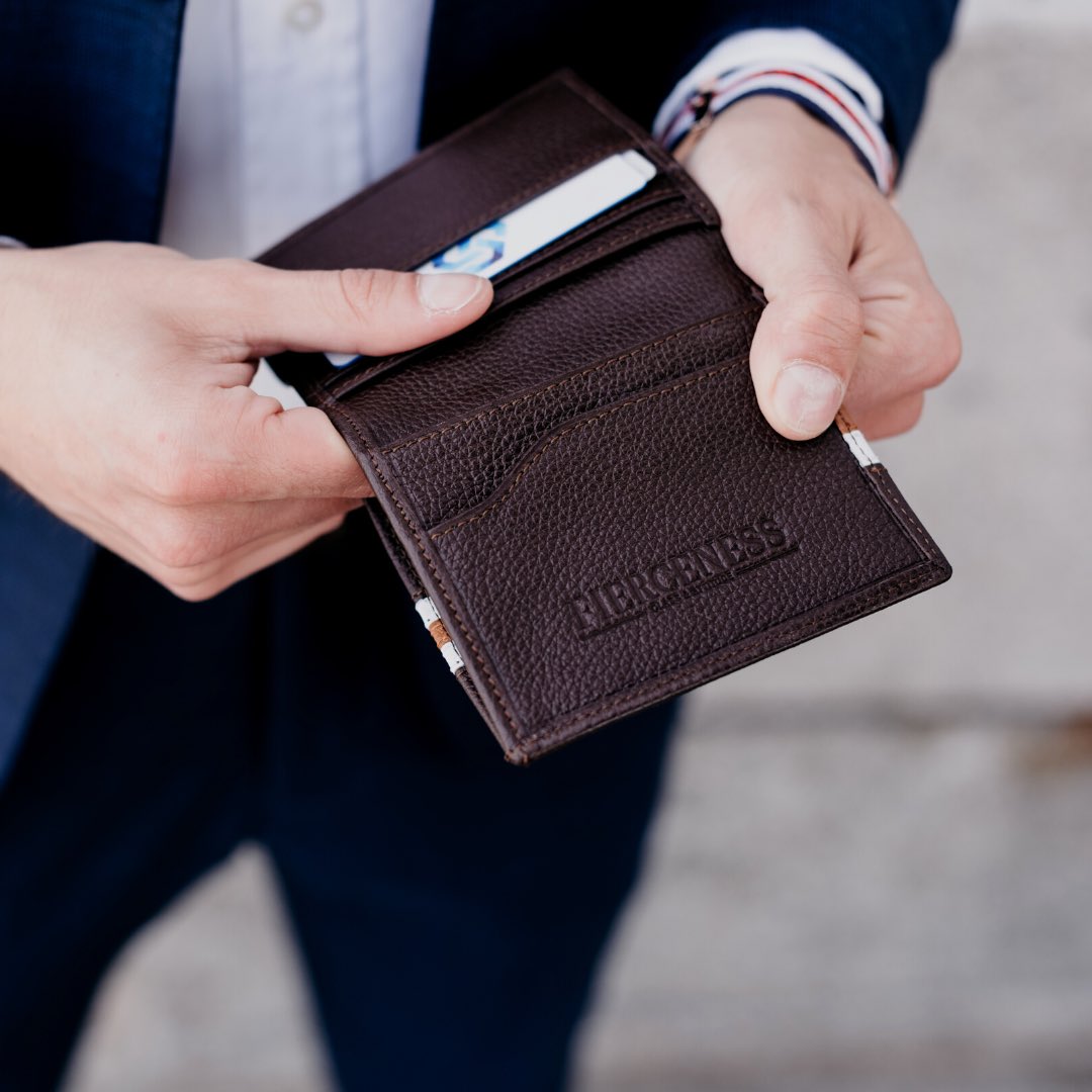 fiercenessclass's tweet image. Keep your cards and notes safe, and show your class when paying. 😉

🇵🇹Handmade in Portugal, to the world.