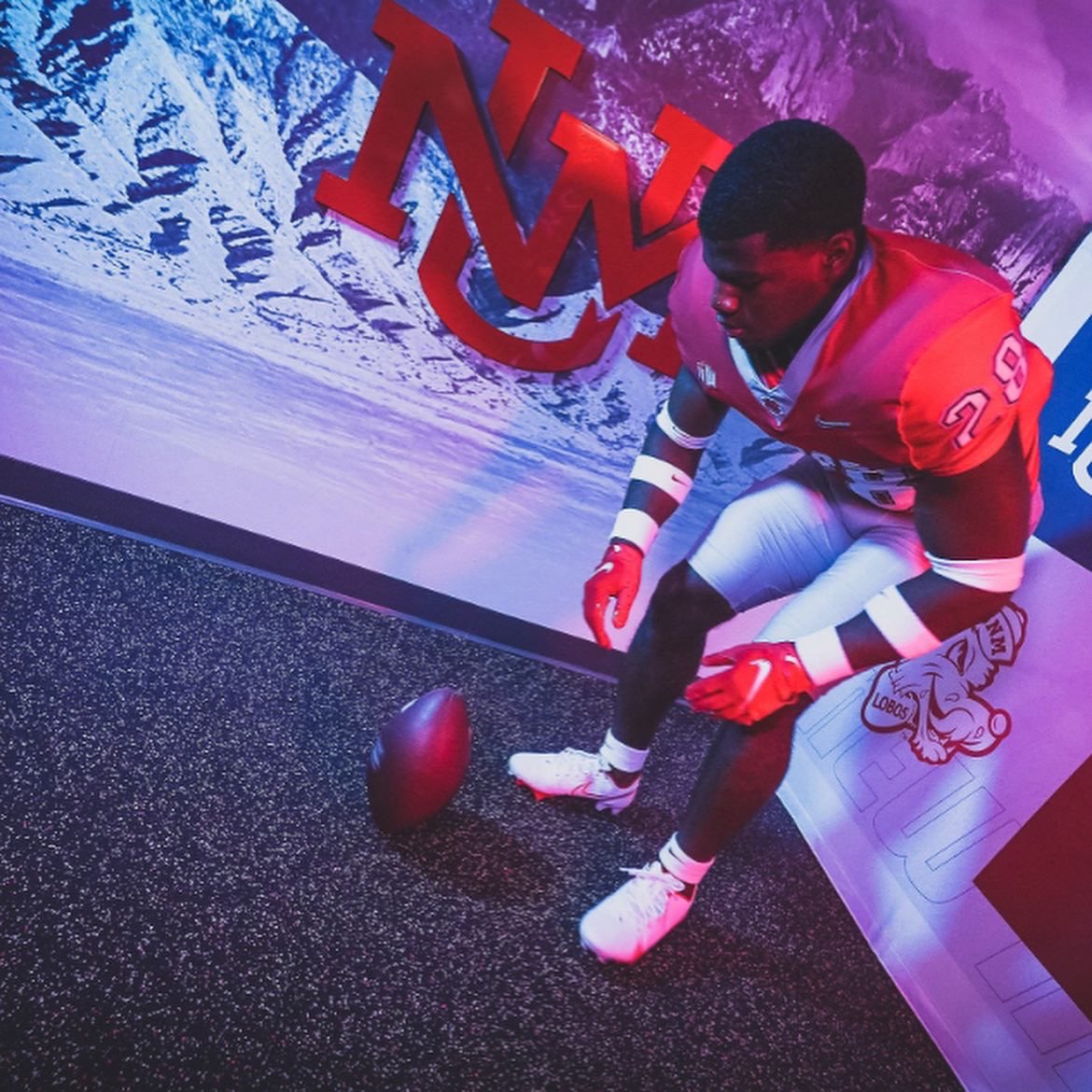 Atwice_'s tweet photo. I had to put in the grind, no time to relax
No I ain't even in my prime, I keep reminding me that💯 #Mrgivemethat❗️ https://t.co/EPj0JHzDo0