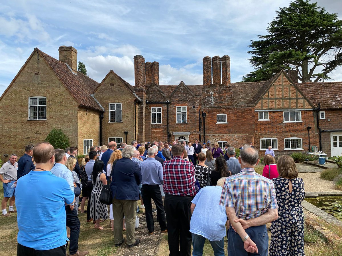 HitchHarpCA's tweet photo. This afternoon we were pleased to welcome Foreign Secretary and @Conservatives Leadership Candidate @trussliz to #Offley.
Liz spoke with Members about why they should support her in the upcoming Leadership Election and answered questions on a variety of different topics. https://t.co/uYfepJeSF6