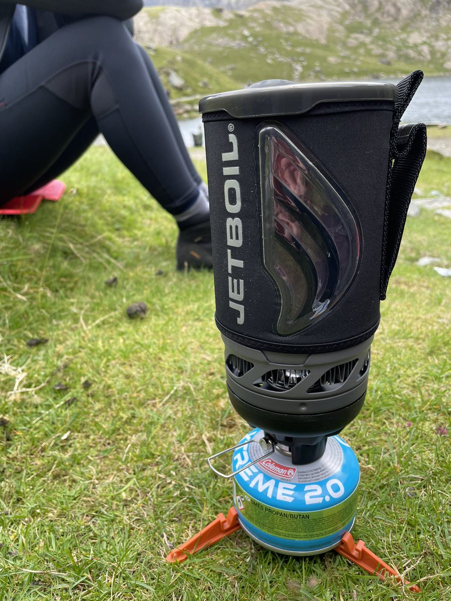 AndyG86's tweet photo. @Jetboil half way up #Snowdon. Bosh. https://t.co/3TR4Jto5Vj