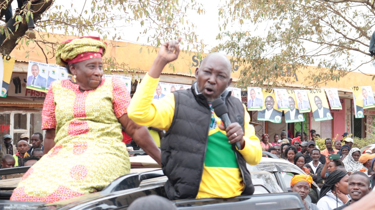 BobKisyula's tweet photo. The ground was loud enough today. The people of Makueni, Kaiti and Mbooni constituencies have shown their resolve to be part of the incoming government. They have vowed to stand with Kenya Kwanza and  vote for William Samoei Ruto https://t.co/69NwkGbVz9