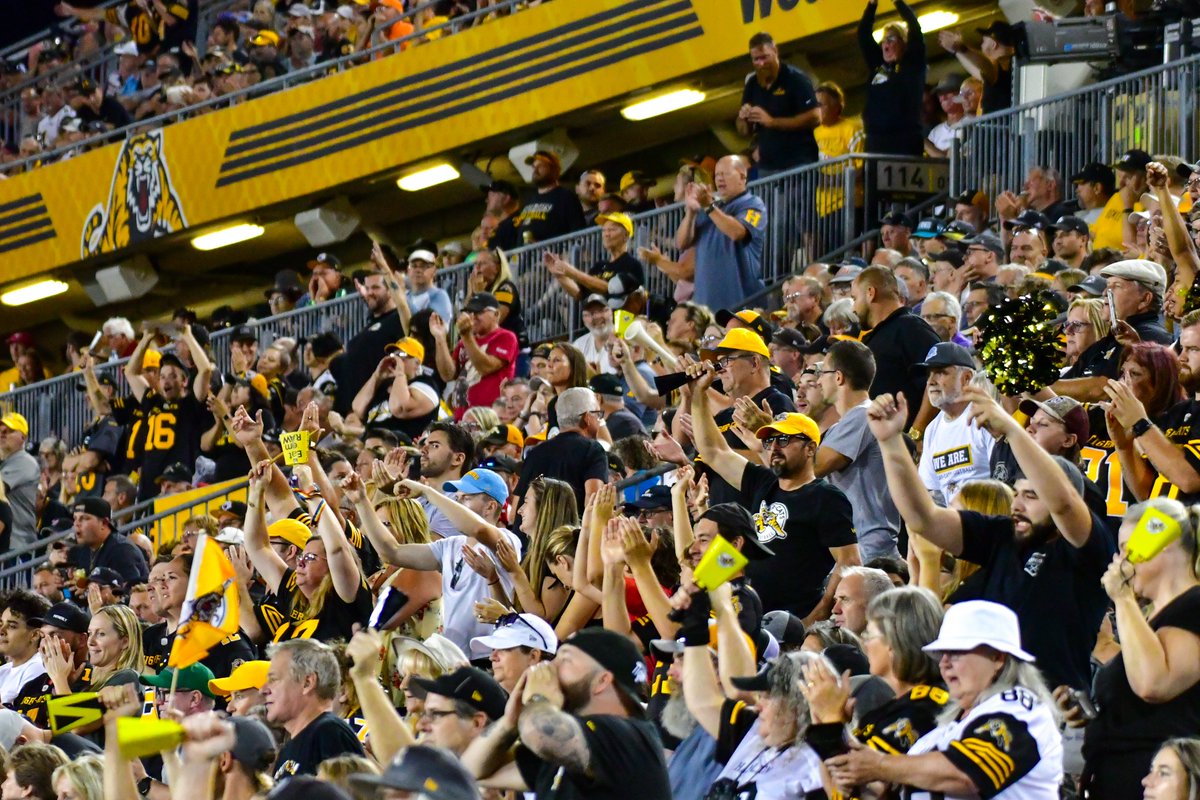 Ticats's tweet photo. 📣 Ticats Fans!

Stop in at the Brazen Head Irish Pub before kickoff to meet with your fellow fans and grab some pregame drinks! 
 
Make a reservation using the link below 👇
 
🔗 | https://t.co/m5HeF9QXup
 📍| Brazen Head Irish Pub (165 E Liberty St., Toronto)
 
#Ticats | #CFL https://t.co/NaSxTCurhc