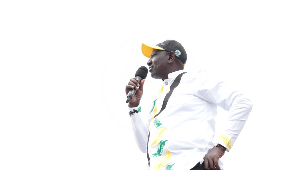 BobKisyula's tweet photo. Thank you Kalamba, Kyuasini and Kikima residents for coming out in your thousands to welcome the 5th president.

#SenatorNiKisyula
#MakeMwakueniWork
#makuenikwanza https://t.co/znFnEx1muE