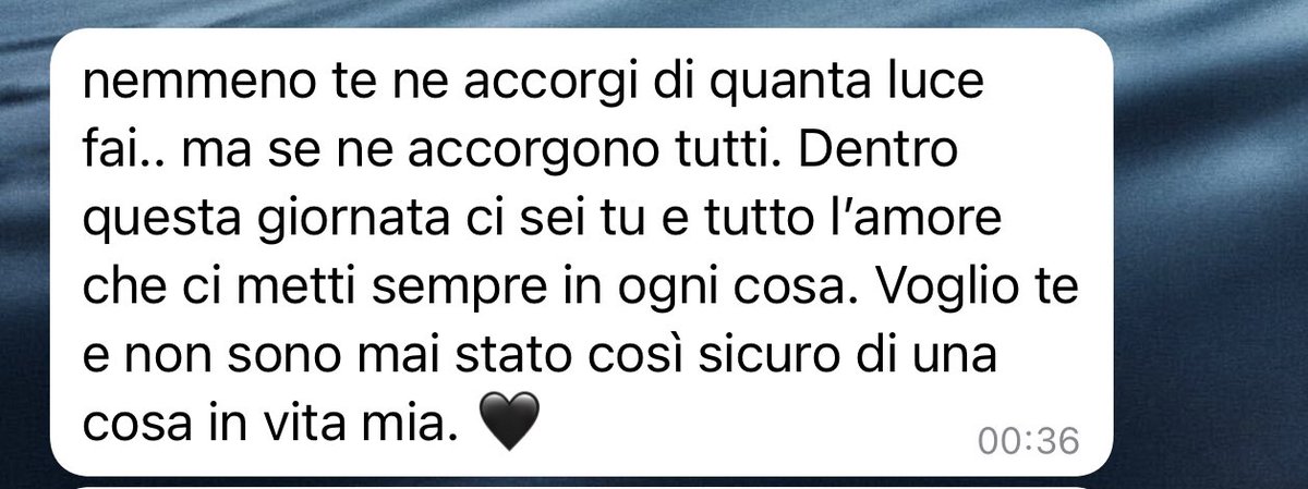 VeronicaFerraro's tweet photo. Messaggi inizio relazione
Vs 
Messaggi convivenza 
🌝😂 https://t.co/13qiHujByg