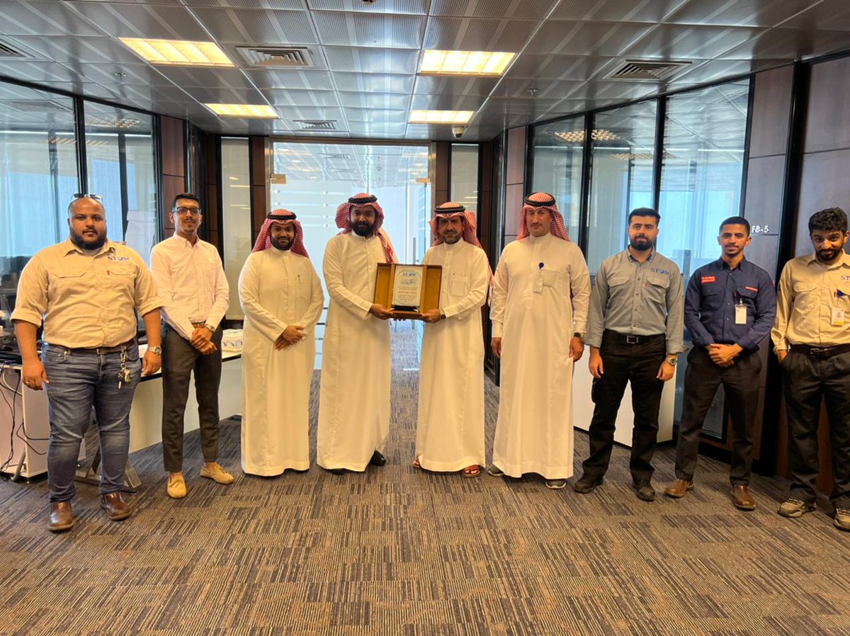 AbdulsalamAAA's tweet photo. Sulaiman Almubayedh our Mechanical Maintenance In charge Engineer leaving STOM to new challenge,  wish him all the best https://t.co/ID9pS0mCsJ
