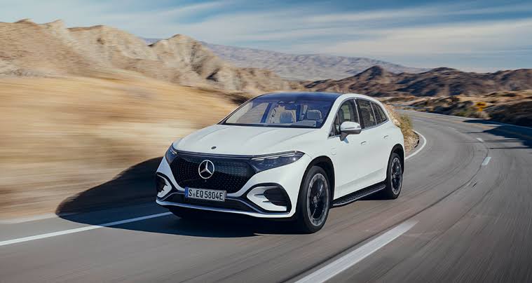The_GauravS's tweet photo. Our PM @narendramodi Ji is likely to switch to EV soon 👀
Current vehicle: Mercedes Benz Maybach S650
Likely to EV switch to:
- Benz EQS SUV, or
- Benz EQS
His influence will definitely give boost to EV Industry both in terms of safety & scalability
#EV #EVisFuture #EVRevolution https://t.co/q82wc2MlY0