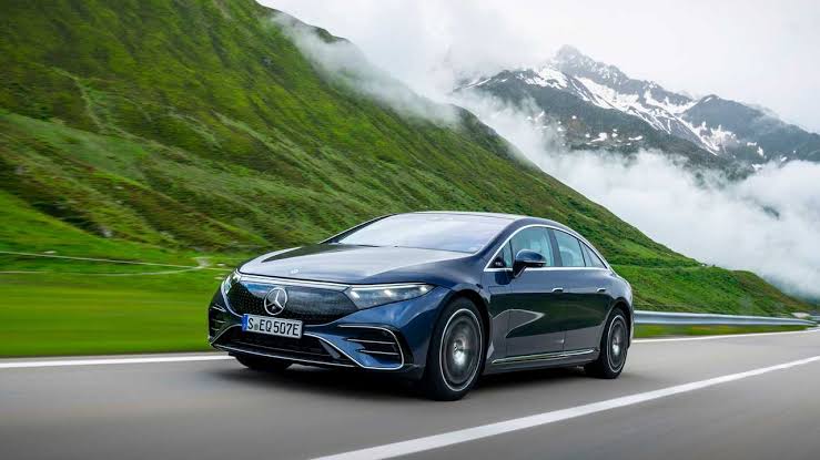 The_GauravS's tweet photo. Our PM @narendramodi Ji is likely to switch to EV soon 👀
Current vehicle: Mercedes Benz Maybach S650
Likely to EV switch to:
- Benz EQS SUV, or
- Benz EQS
His influence will definitely give boost to EV Industry both in terms of safety & scalability
#EV #EVisFuture #EVRevolution https://t.co/q82wc2MlY0