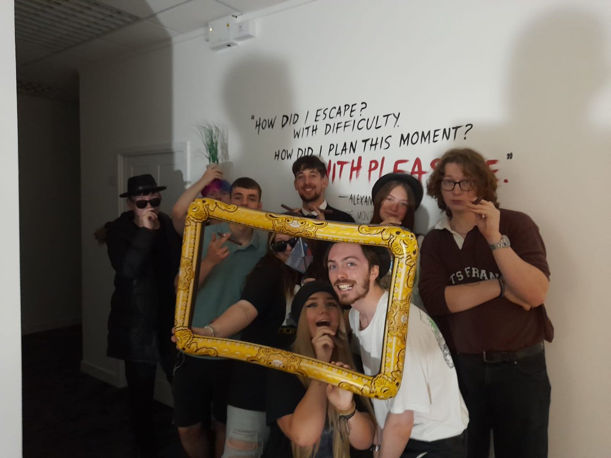 HorshamMajor's tweet photo. We LOVE a successful team pic. Well done folks – you're setting the bar high.  

#didnttheydowell #CHAMPS #majormindgames #escaperoom #escaperoomadventure #adventureseeker #puzzle #challenge #horsham #escaperoomgame #escaperoomfun https://t.co/FzLwPTcka5