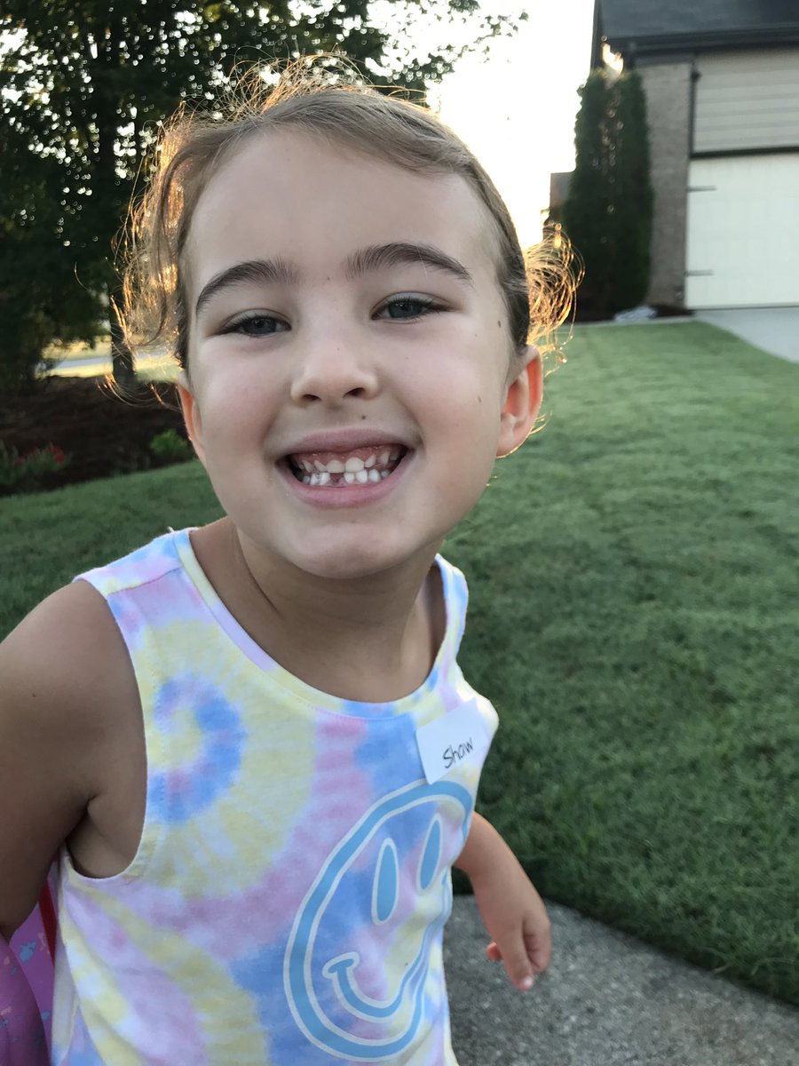 memoriesofacha1's tweet photo. First day of kindergarten…this streamer dad is so excited for her. I am live and need some people to come by and get me hyped!!!! #TwitchAffilate #blesseddad #futurestreamer https://t.co/wxhQuUqiTb