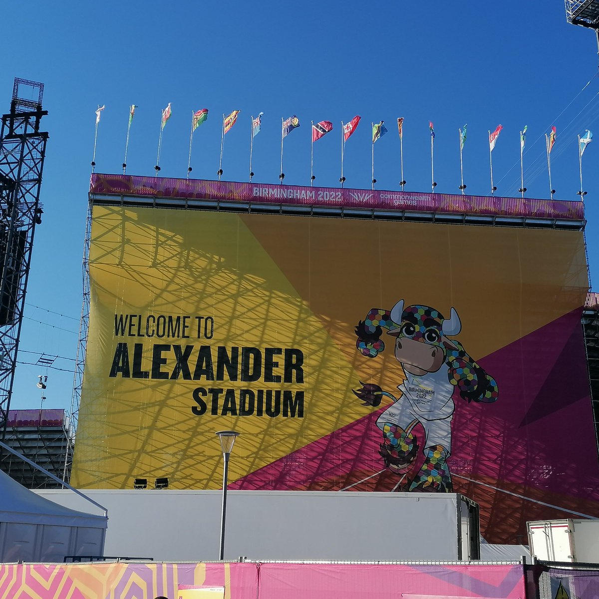 Very subtle signage means it's a struggle to know where I am right now.... #Birmingham22 #Athletics