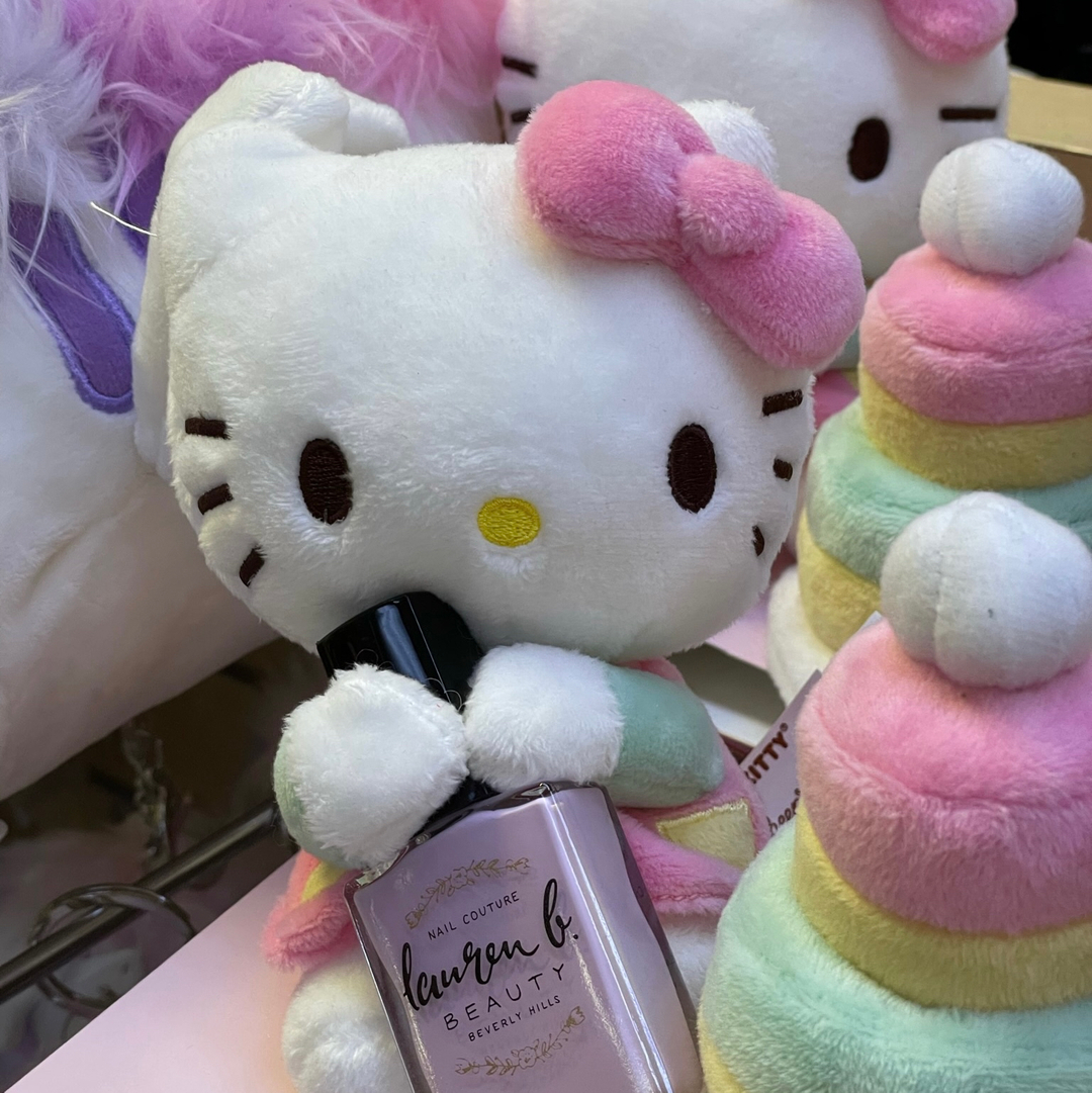 Hello Kitty’s fav shade “Pale Sand Paradise” 💕🛍🍬