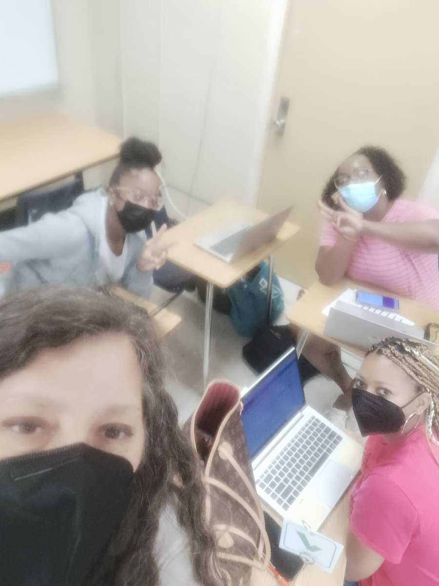 GradeATeacher's tweet photo. #engage2learn #MSCSe2lbettertogether #MSCS https://t.co/DTYfvCen6x