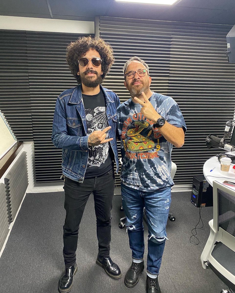 equalmusic1's tweet photo. Estreno en exclusiva con @Tavaresalaire en #antesdequeelmundoseacabe por @JaliscoRadio
‘Brinco’ de @MusicVirrey mañana disponible en todas las plataformas.
.
#equalmusic @SymphonicLatino @ProIndieMusic1 https://t.co/8SMetH4j1b