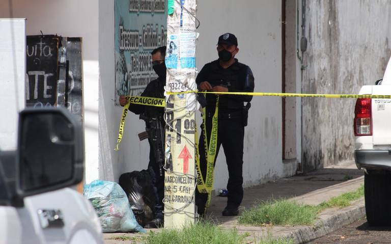 “Con silenciadores y sin forcejeo”, así fue el multihomicidio de #BocaDelRio 
axnoticias.com/2022/08/04/con…