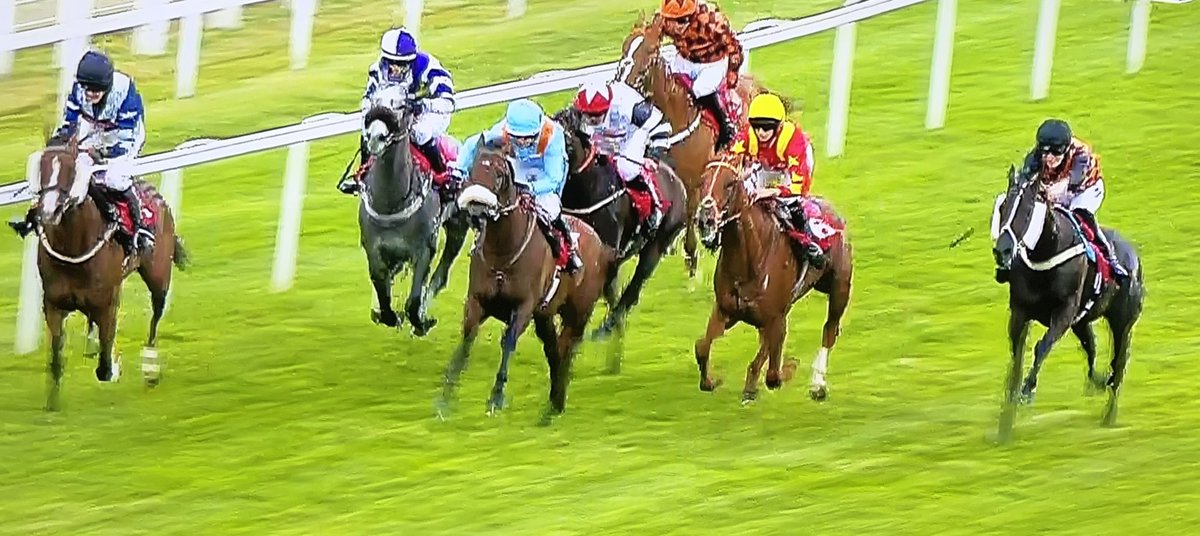 amajox's tweet photo. Congratulations #champ @amajox 🔥@patmillman WINS @Sandownpark #FastSteps @rodmillmanracin #7ran #heldup #flyingatthefinish #timedtoperfection #topride #topjock 🍑👌🌟👏👏👏 https://t.co/bp65jcz7BX