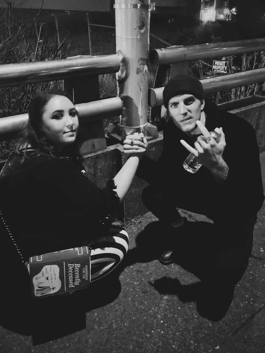 getm0neygetpaid's tweet photo. happy birthday, loser @johnmaine 💕 I'll see ya when I'm lookin at ya https://t.co/cthsz7jWud