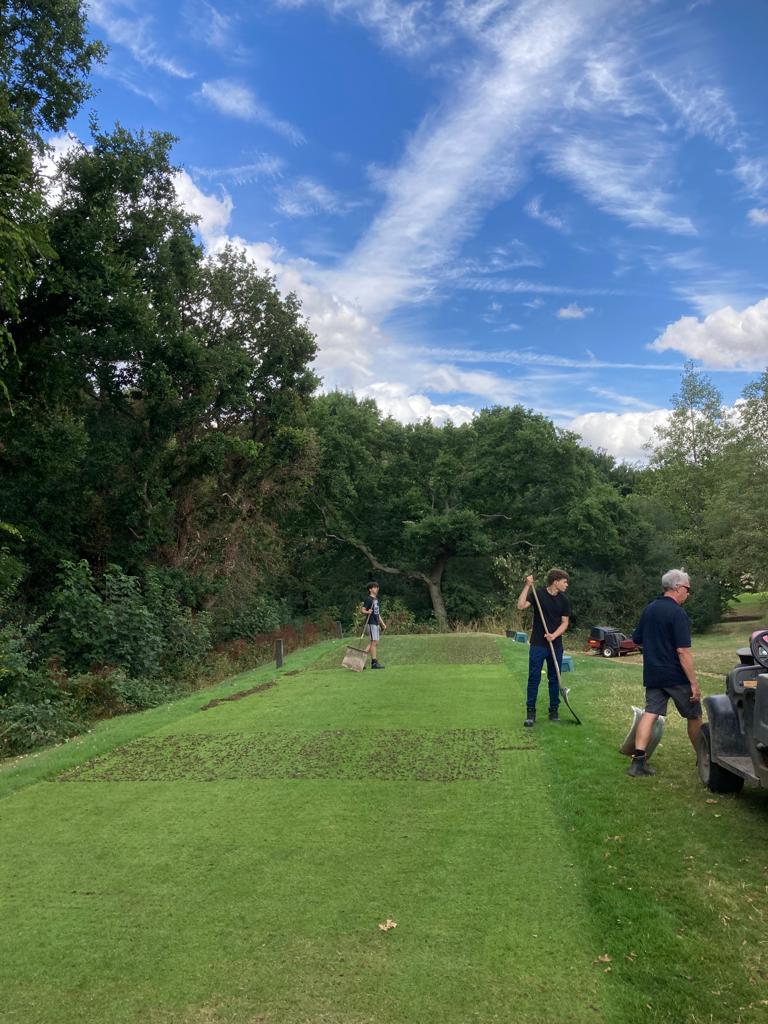 All greens are complete &amp; fed 😋 We continued w/ renos on tees &amp; greens surrounds. The 2 reno programmes will be continued tomorrow &amp; ongoing for many weeks as long as growth &amp; recovery rates are good w/ suitable ground conditions up until start of winter. One last push team 💪🏼⛳️