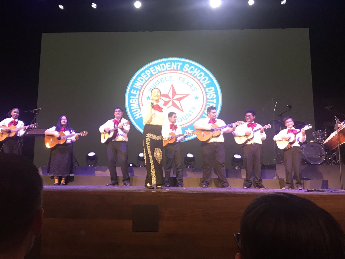 What a beautiful way to start the 22-23 Convocation of Humble ISD! Los Tres Gatos are INCREDIBLE!!! #eseSOAR #mariachi