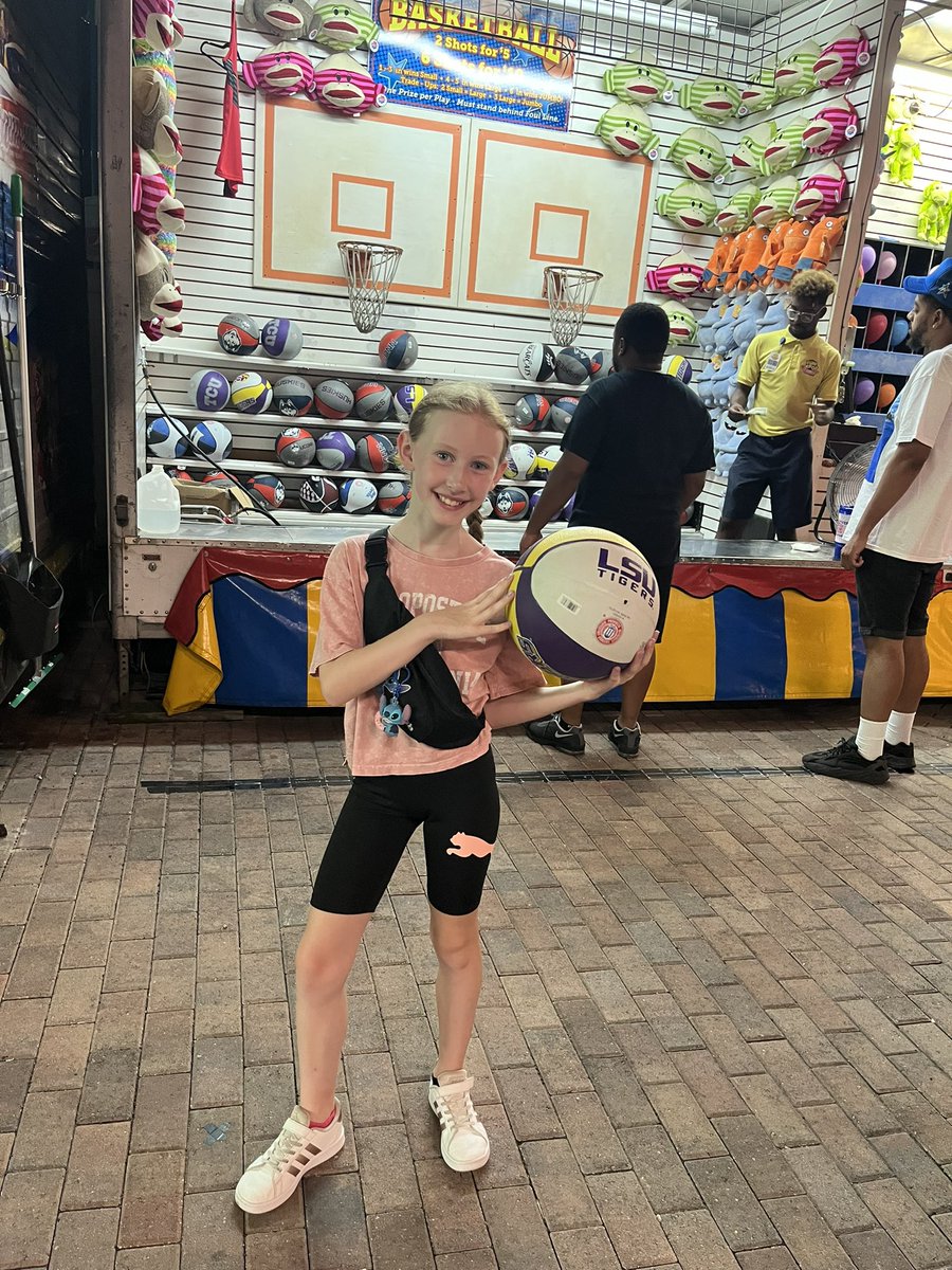 Due to the great coaching @ce23basketball Academy, Molly was the only one who got a basket at #oldtownorlando! <a href="/ArleneHickey3/">Arlene Hickey</a>